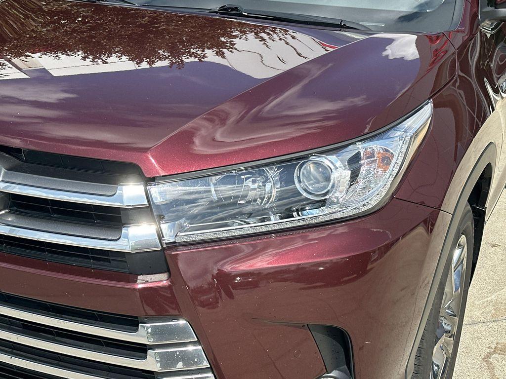 used 2017 Toyota Highlander Hybrid car, priced at $24,035