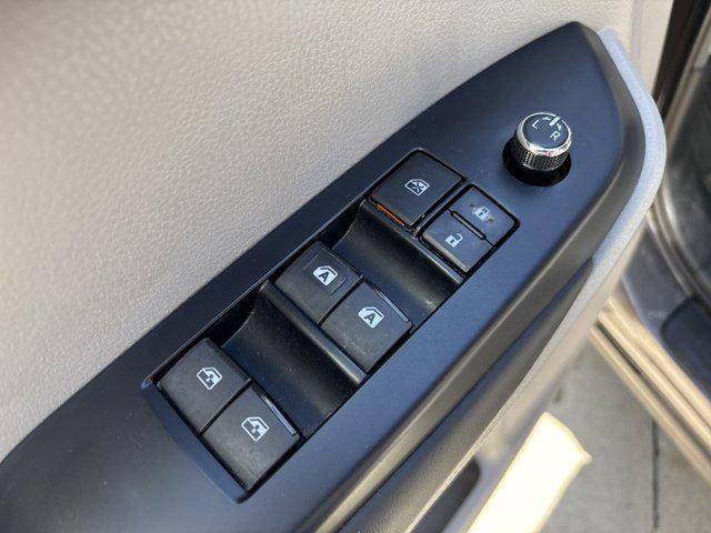 used 2019 Toyota Highlander Hybrid car, priced at $27,373