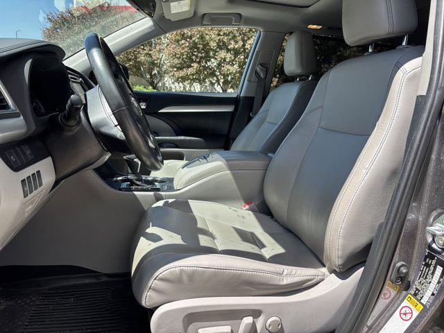 used 2019 Toyota Highlander Hybrid car, priced at $27,373