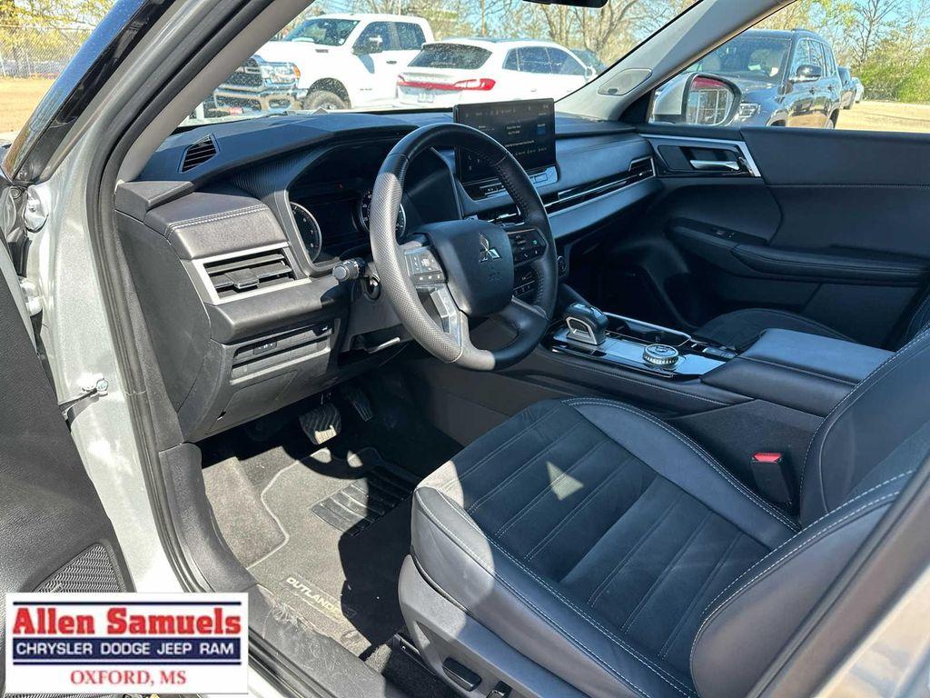 used 2025 Mitsubishi Outlander car, priced at $26,797