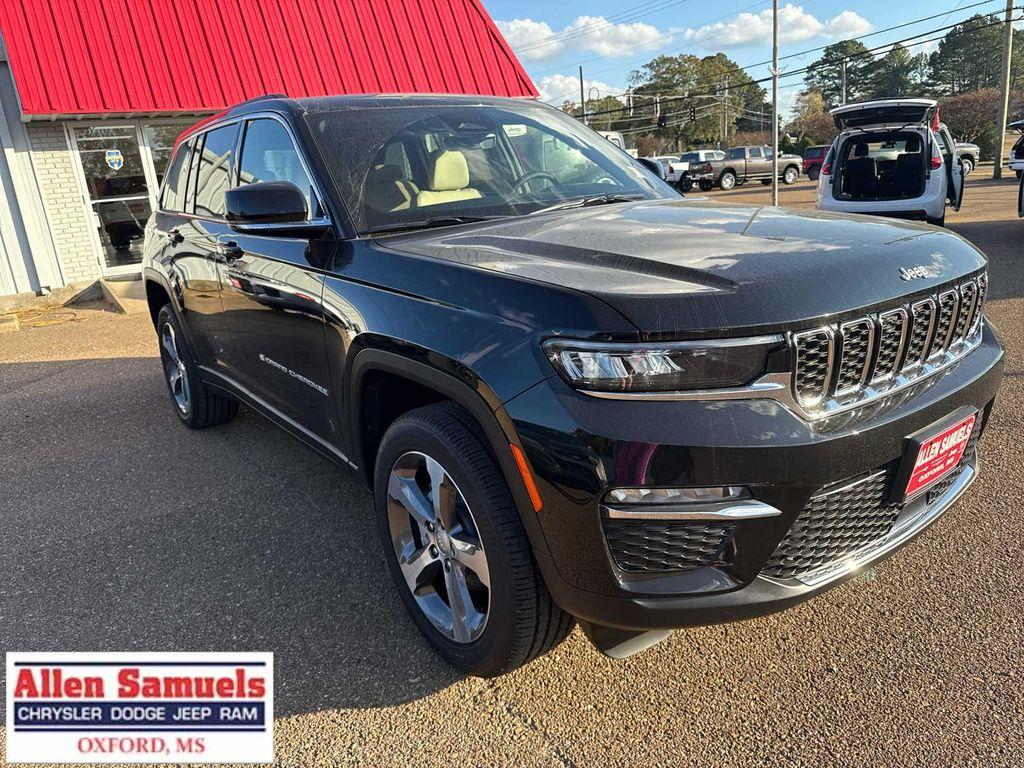 new 2025 Jeep Grand Cherokee car, priced at $48,120
