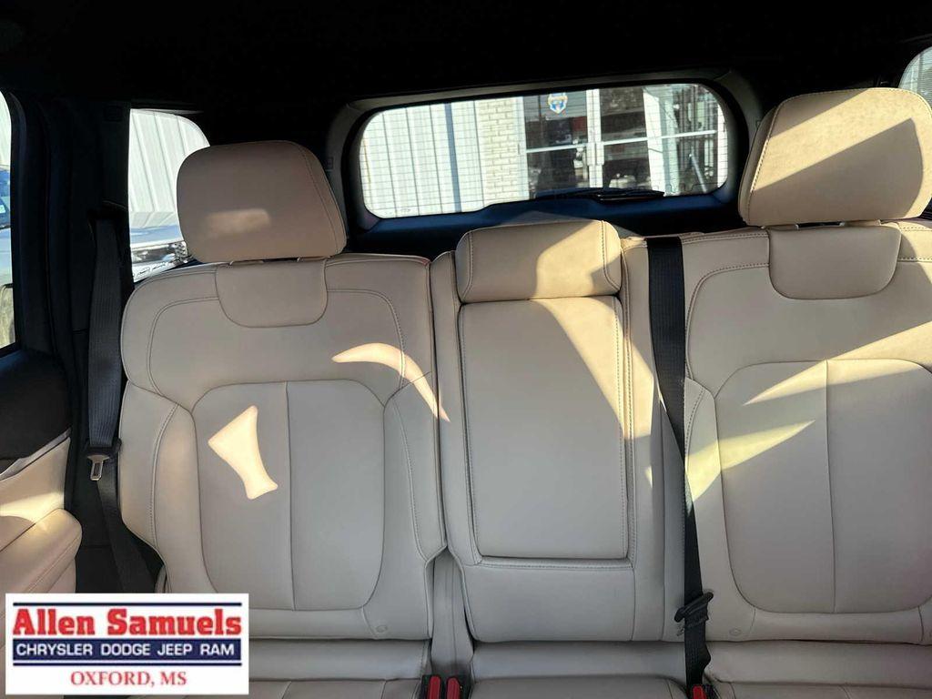 new 2025 Jeep Grand Cherokee car, priced at $48,120