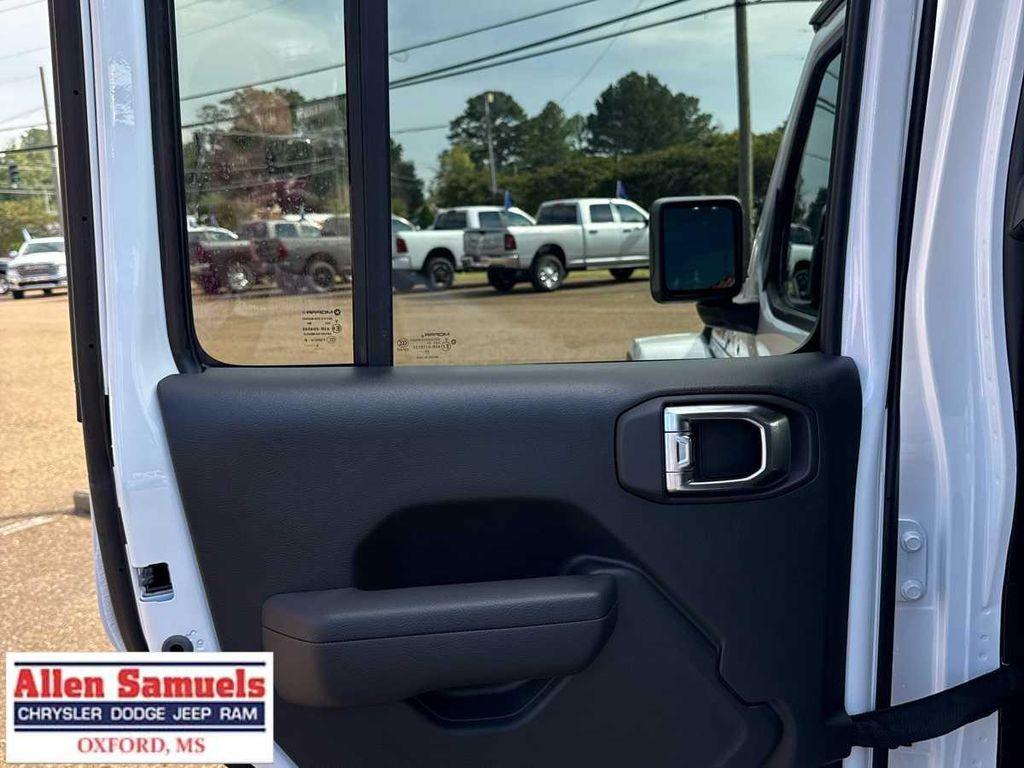 new 2025 Jeep Wrangler car, priced at $65,390