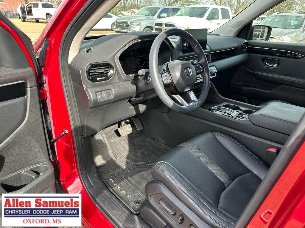 used 2023 Honda Pilot car, priced at $36,997