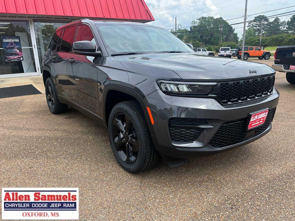 new 2025 Jeep Grand Cherokee car, priced at $44,991