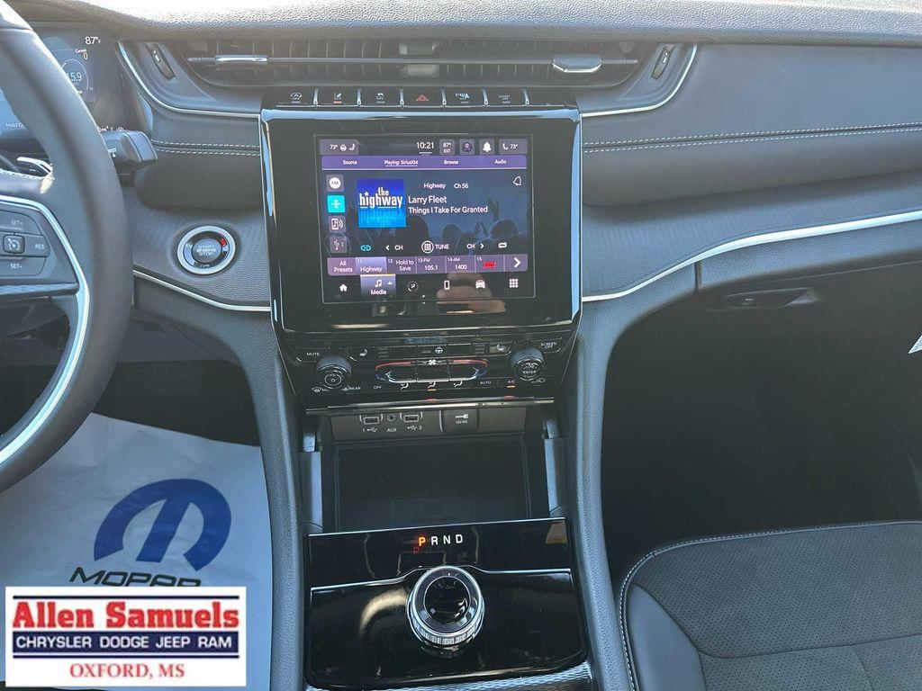 new 2025 Jeep Grand Cherokee car, priced at $46,375