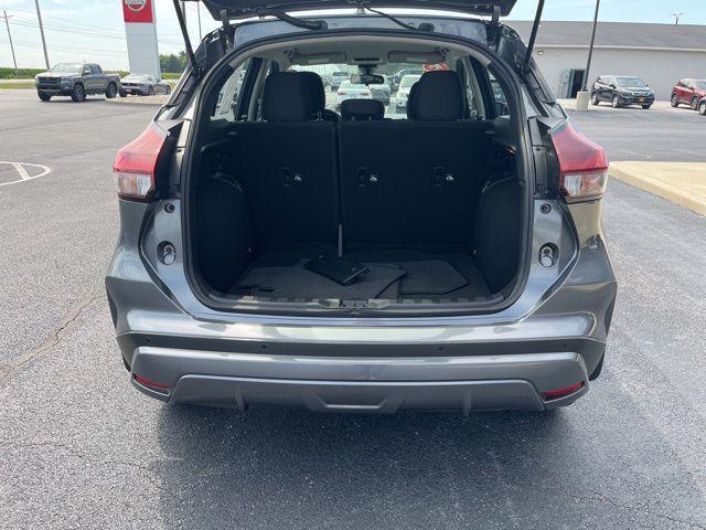2023 Gun Metallic Nissan Kicks