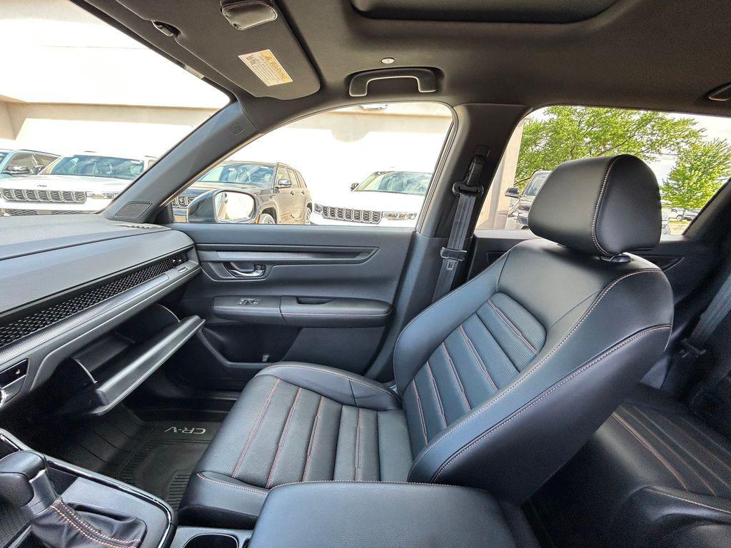 used 2025 Honda CR-V Hybrid car, priced at $35,800