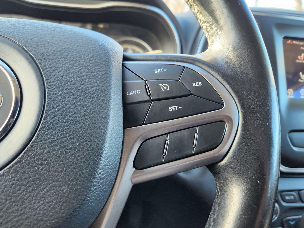 used 2020 Jeep Cherokee car