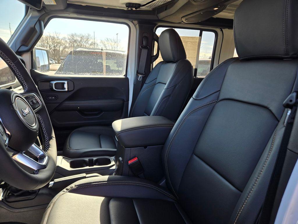 new 2025 Jeep Wrangler car, priced at $59,720