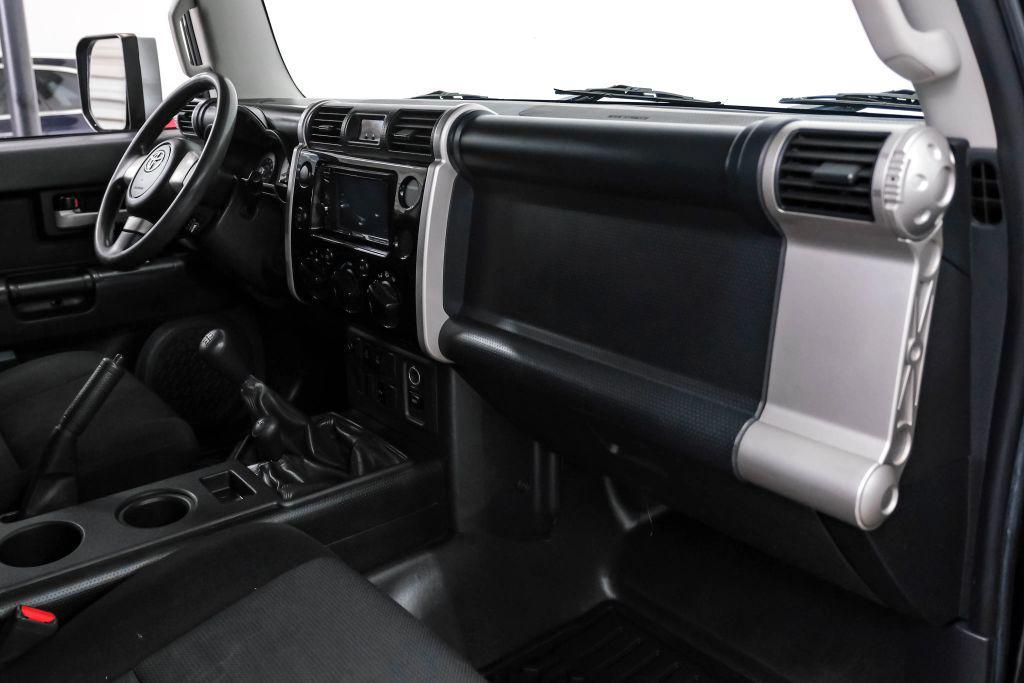 used 2007 Toyota FJ Cruiser car, priced at $12,995