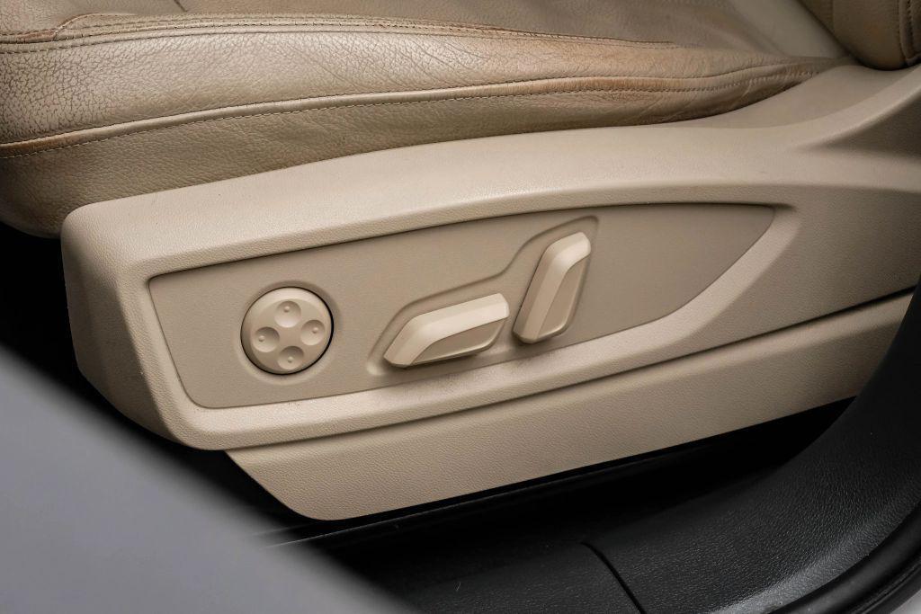Audi Q5 view 34
