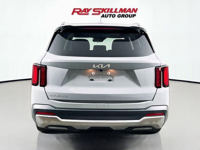 used 2025 Kia Sorento car, priced at $35,975