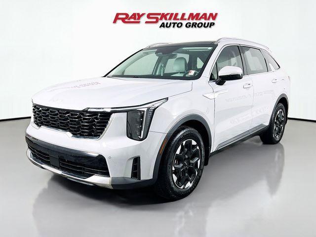 used 2025 Kia Sorento car, priced at $31,988