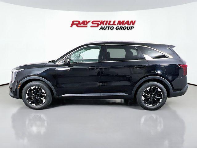 used 2024 Kia Sorento car, priced at $28,975