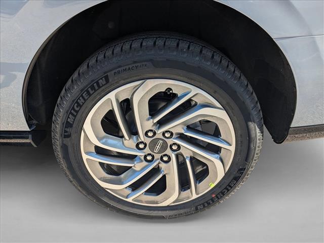 new 2025 Lincoln Navigator car, priced at $100,270