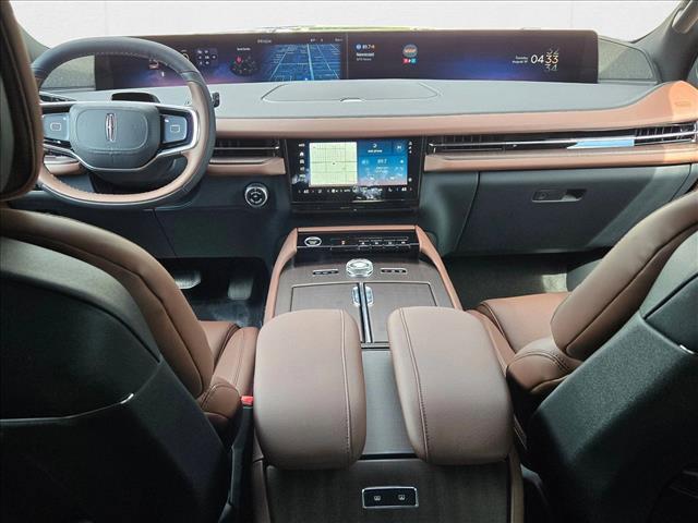new 2025 Lincoln Navigator car, priced at $97,973