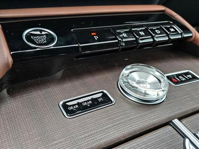 new 2025 Lincoln Navigator car, priced at $97,973