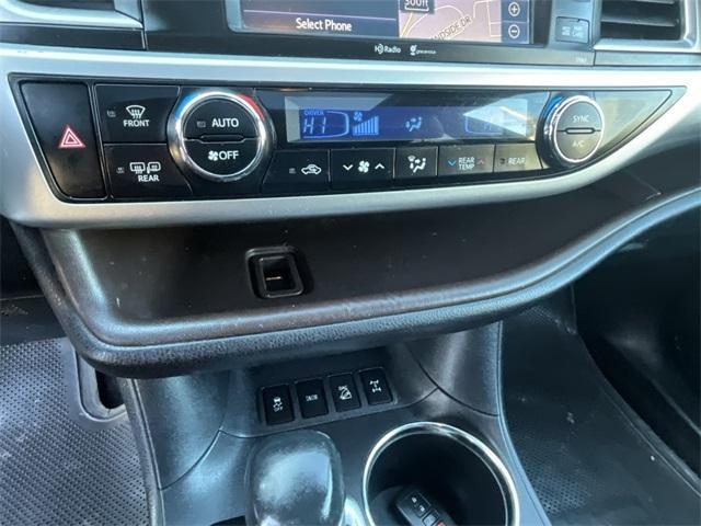 used 2015 Toyota Highlander car, priced at $18,187