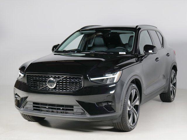 used 2025 Volvo XC40 car, priced at $35,830