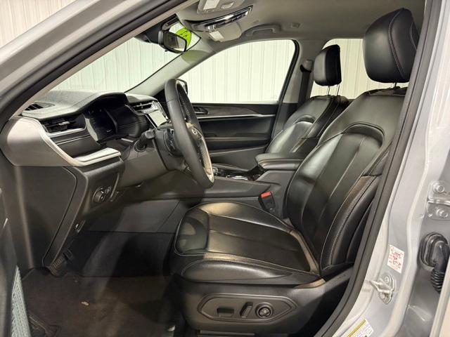 used 2023 Jeep Grand Cherokee car, priced at $27,395