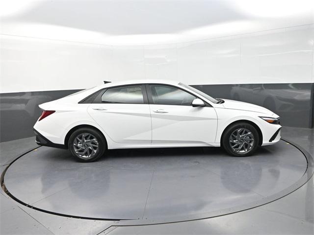 new 2025 Hyundai ELANTRA HEV car, priced at $21,651