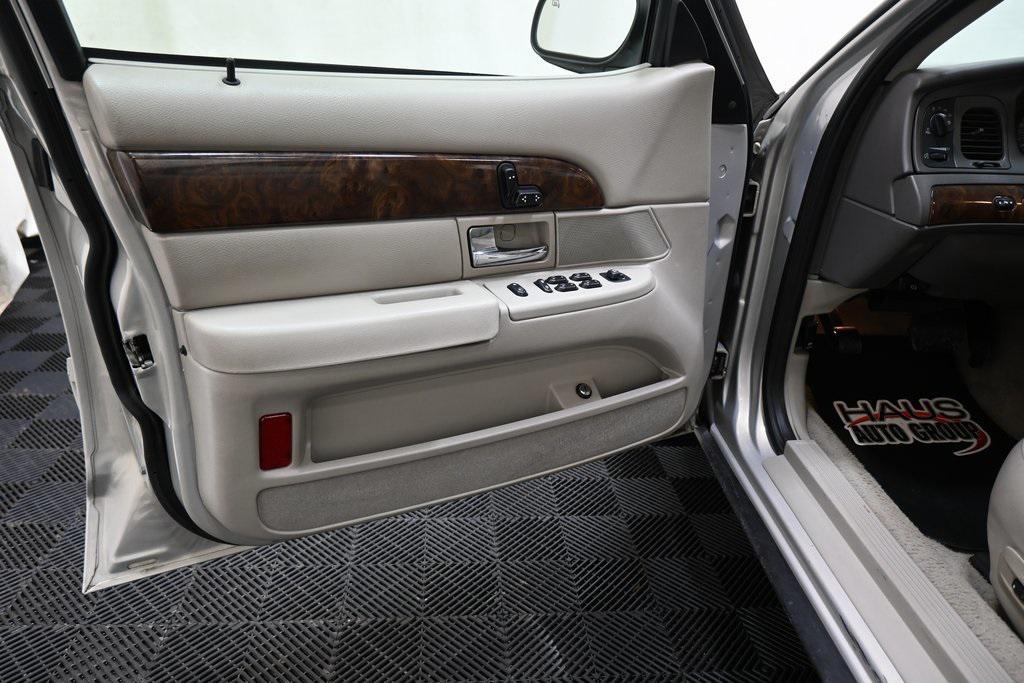 used 2008 Mercury Grand Marquis car, priced at $6,900