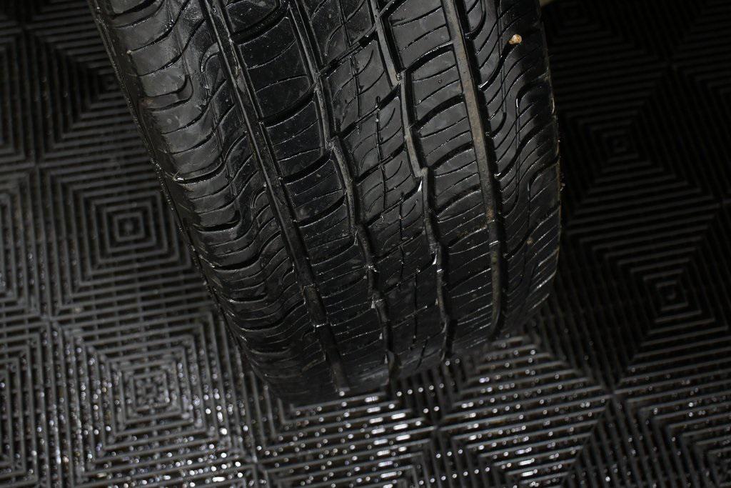 used 2006 Lincoln Mark LT car, priced at $25,900