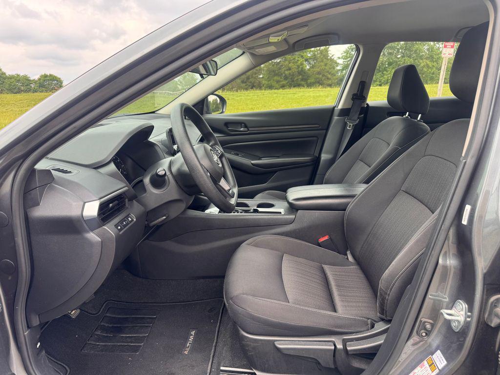 used 2023 Nissan Altima car