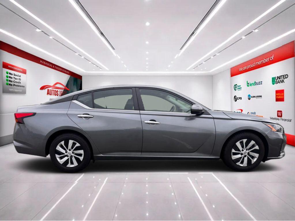 used 2023 Nissan Altima car