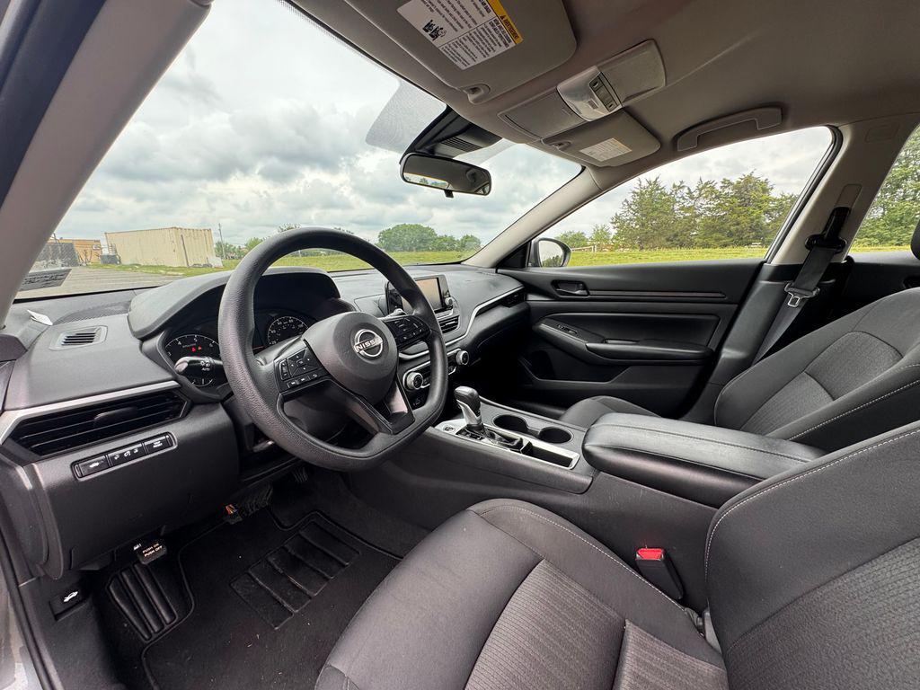 used 2023 Nissan Altima car