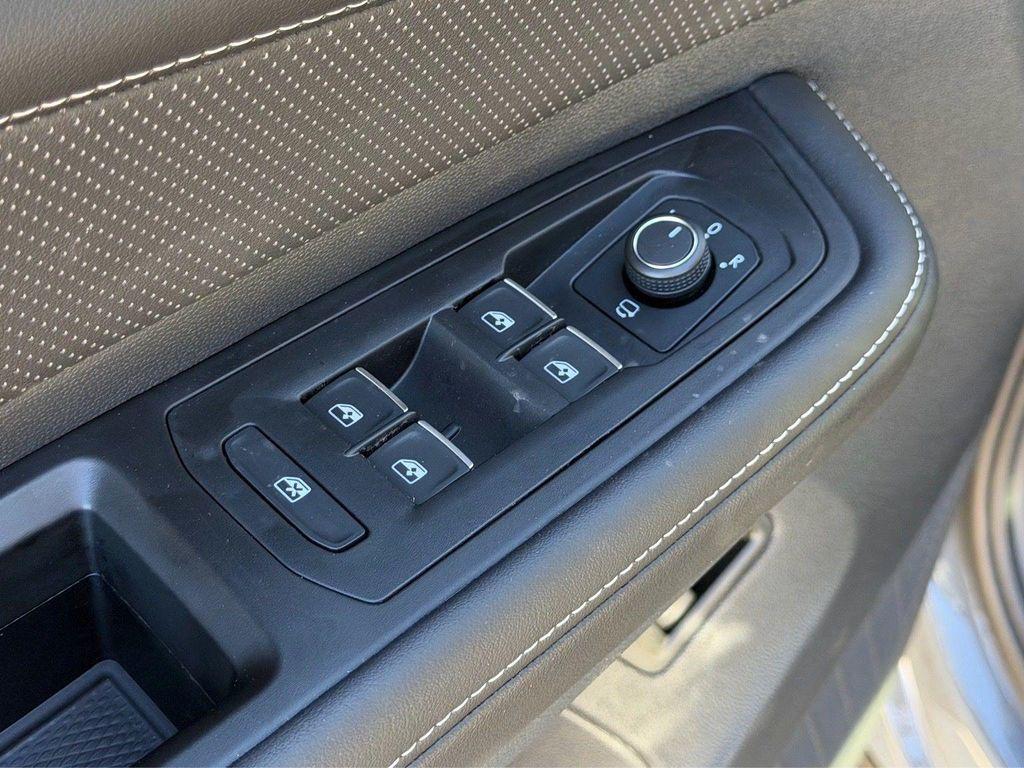 new 2026 Volkswagen Atlas car, priced at $58,517
