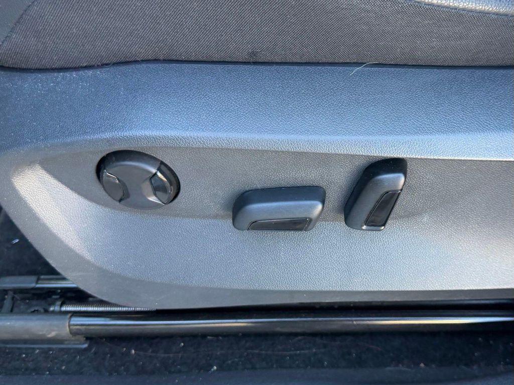 used 2023 Volkswagen Tiguan car