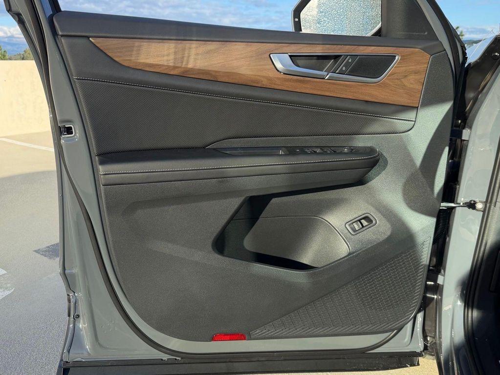 new 2026 Volkswagen Atlas car, priced at $47,617