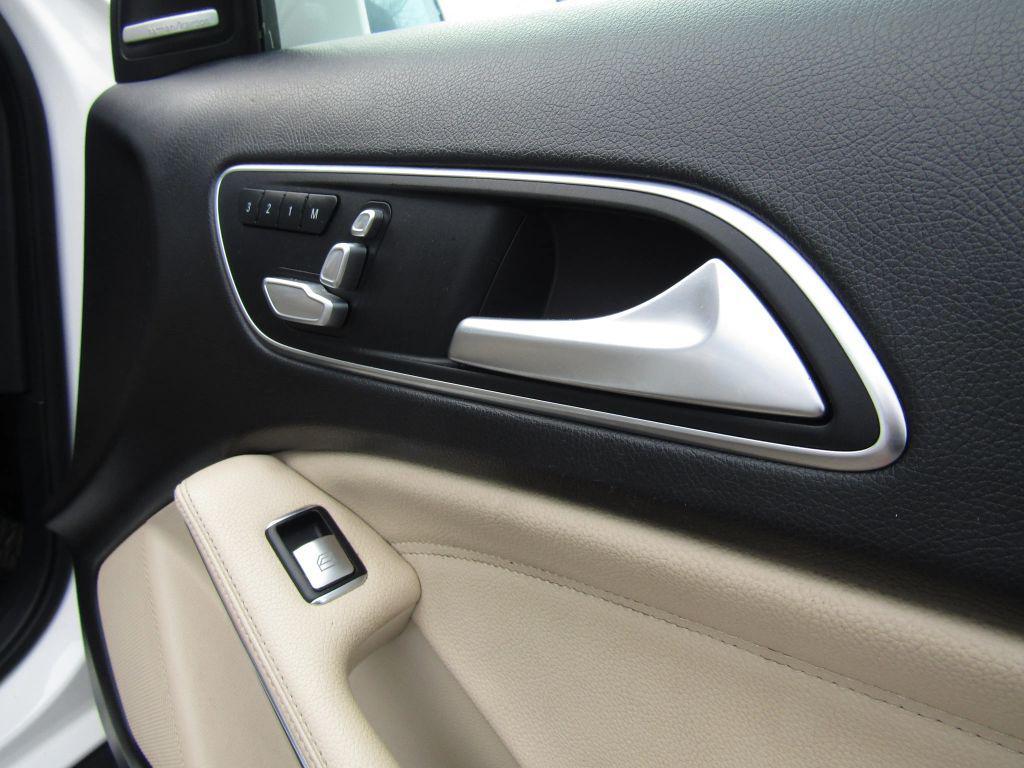 used 2020 Mercedes-Benz GLA 250 car, priced at $17,995