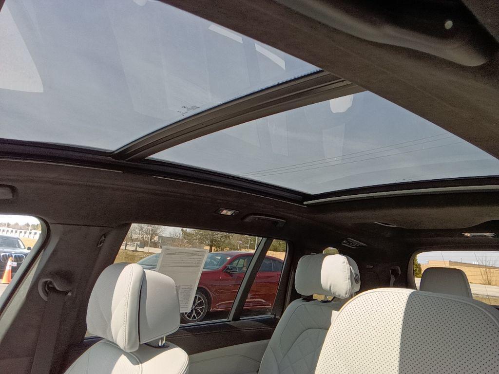 used 2025 BMW X7 car, priced at $76,304