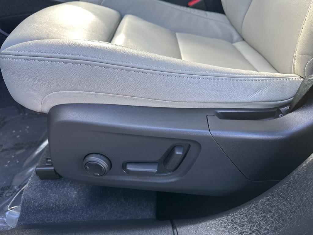 used 2024 Volvo XC40 car, priced at $29,997