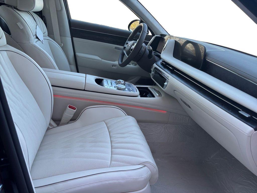 new 2026 Genesis G90 car, priced at $100,440