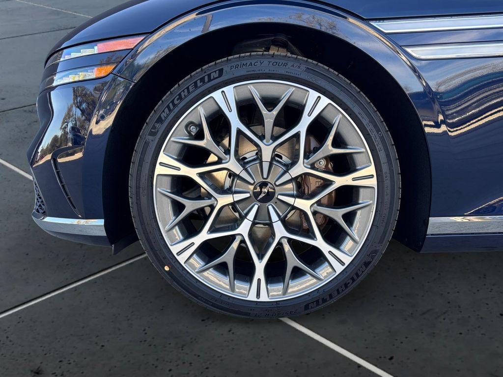 new 2026 Genesis G90 car, priced at $100,440