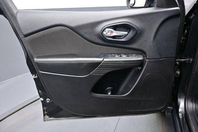 used 2016 Jeep Cherokee car, priced at $9,250