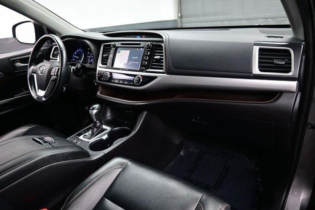 used 2019 Toyota Highlander car, priced at $28,799