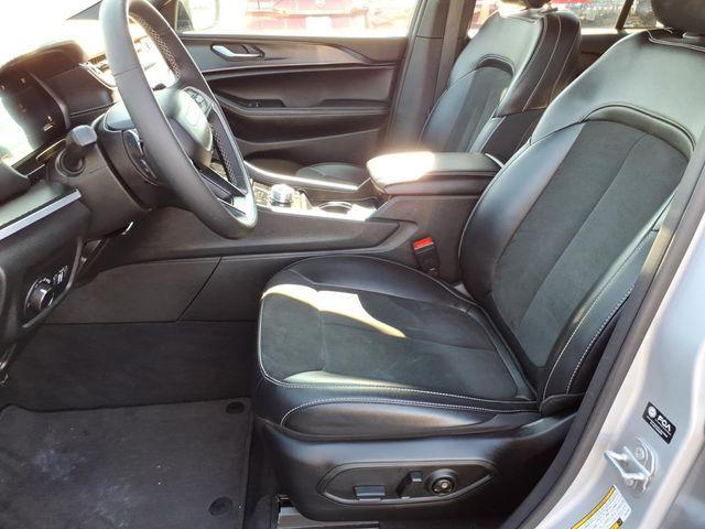 used 2025 Jeep Grand Cherokee car, priced at $35,360