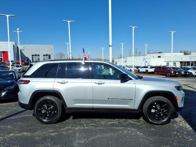 used 2025 Jeep Grand Cherokee car, priced at $35,360