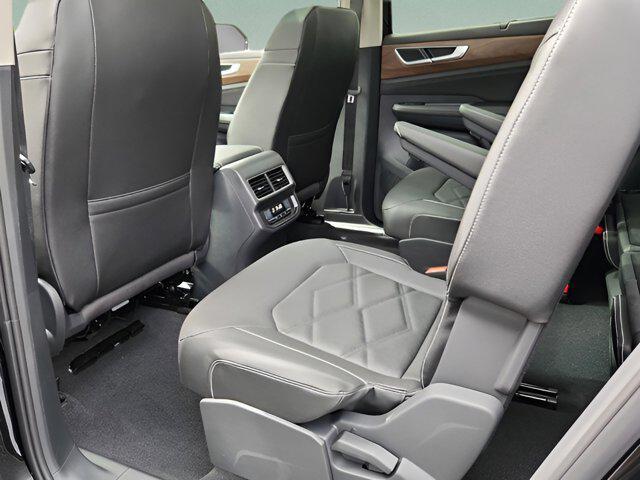 new 2026 Volkswagen Atlas car, priced at $45,936