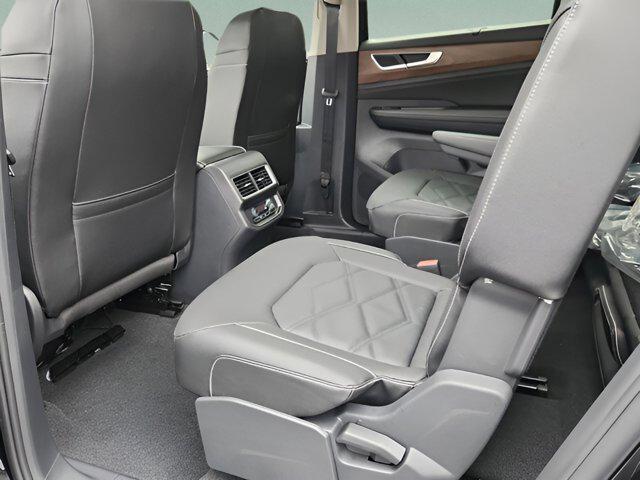 new 2026 Volkswagen Atlas car, priced at $43,436