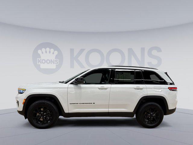 used 2025 Jeep Grand Cherokee car, priced at $32,995