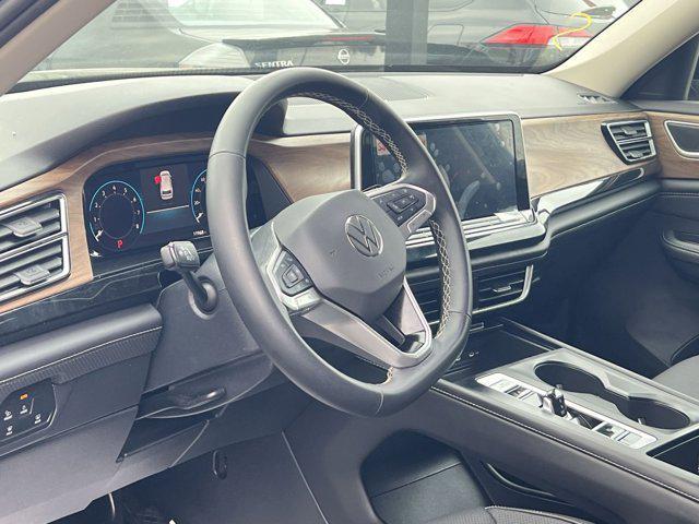 used 2025 Volkswagen Atlas car, priced at $32,000