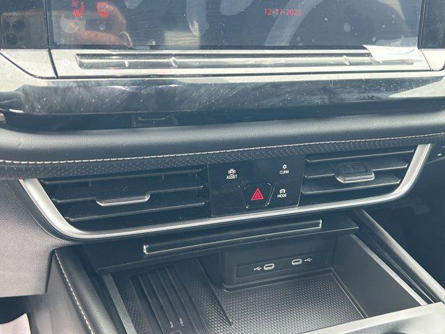 used 2025 Volkswagen Atlas car, priced at $32,000