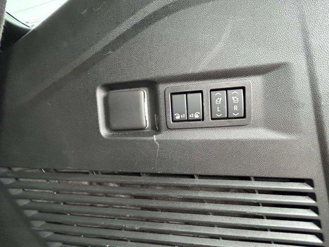 used 2025 GMC Yukon car, priced at $65,995