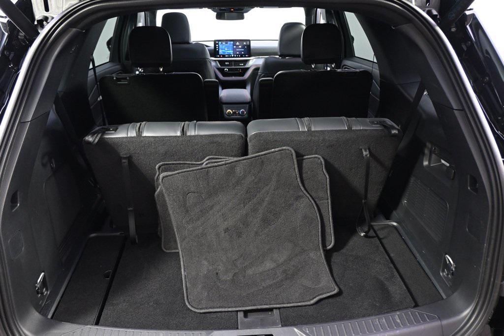 new 2025 Ford Explorer car, priced at $43,143